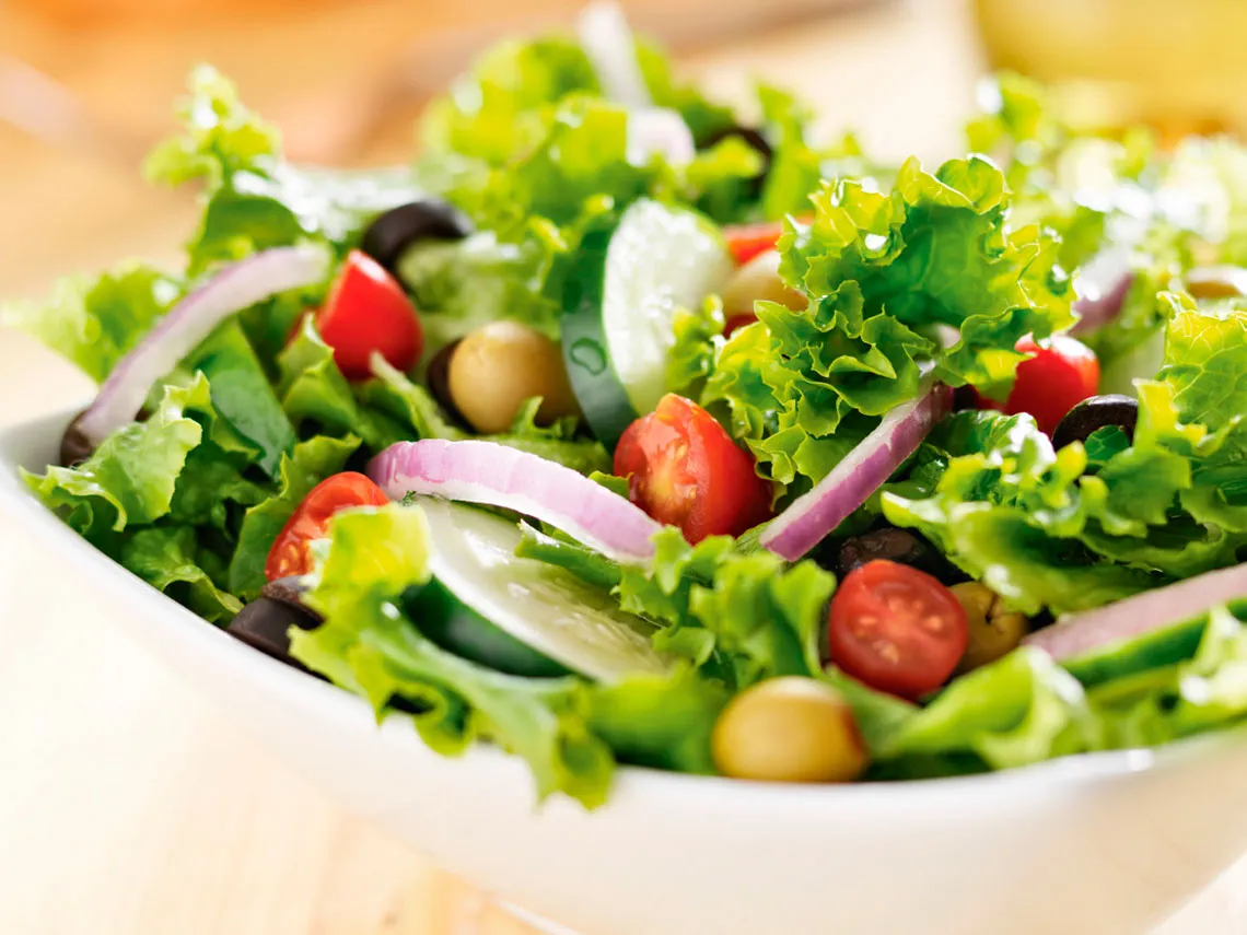 Receta sencilla de ensalada mediterránea